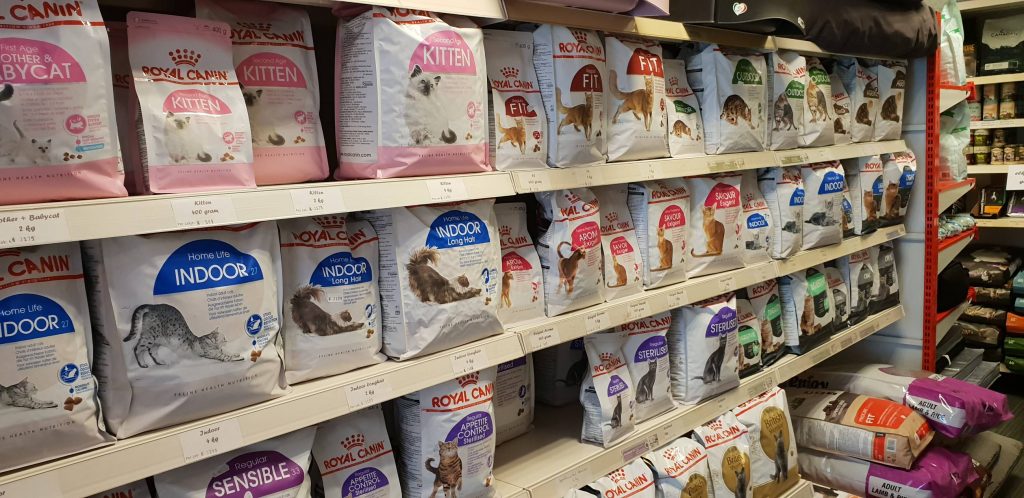 Winkel kattenvoeding