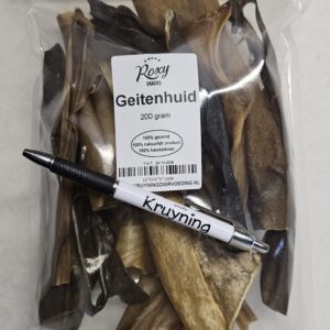 Geithuid12x200gram scaled 1 Geitenhuid 200gr hypoallergene hondensnack