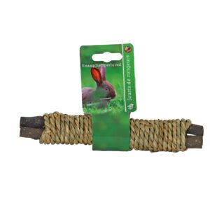Knaagrol hout met zeegras 20cm gemaakt van 100% natuurlijke materialen. Stimuleert knaaggedrag en voorkomt verveling bij knaagdieren.