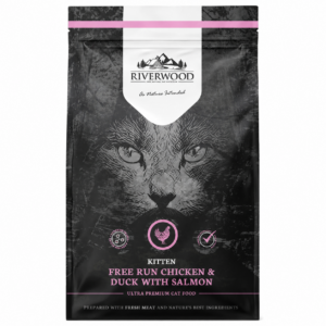 Riverwood Kitten Kip & Eend met Zalm is graanvrije kittenvoeding met veel vlees voor gezonde groei en goede spijsvertering.