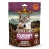 Wolfsblut Squashies Black Bird 300 g zijn zachte, graanvrije hondensnacks met kalkoen en zoete aardappel voor een lekkere beloning.