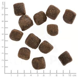 Wolfsblut wide plain squashies 300 g zijn zachte, graanvrije hondensnacks met paard en zoete aardappel, ideaal voor gevoelige honden.