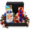 Kerstpakket Hond Deluxe met 10 snacks, een grote bosdierenknuffel en KONG Spiral Twist. Luxe verpakt en helemaal klaar voor kerst!