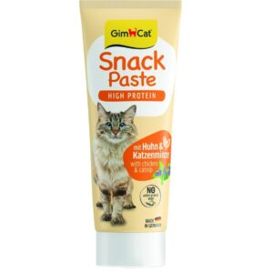 GimCat Snackpasta Kip & Kattenkruid 75 gram is een heerlijke, graanvrije kattensnack met 17,5% proteïne en zonder toegevoegde suiker.